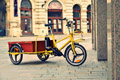 Delivery tricycle with e-bike mid-drive